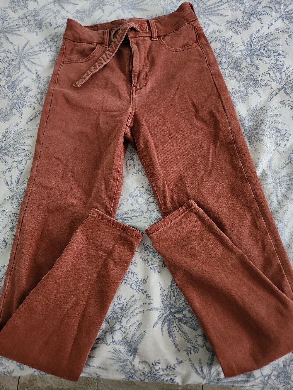 American Eagle Outfitters High-Rise Jeans in Rust